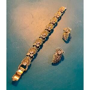 Vintage gold color bracelet and clip earrings set